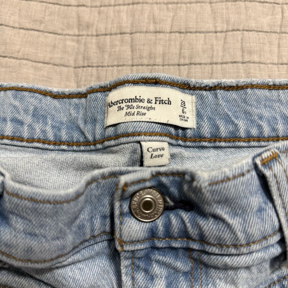 Abercrombie & Fitch Curve Love The 90s Straight Mid Rise Jeans Size 28 / 6R - Picture 2 of 9